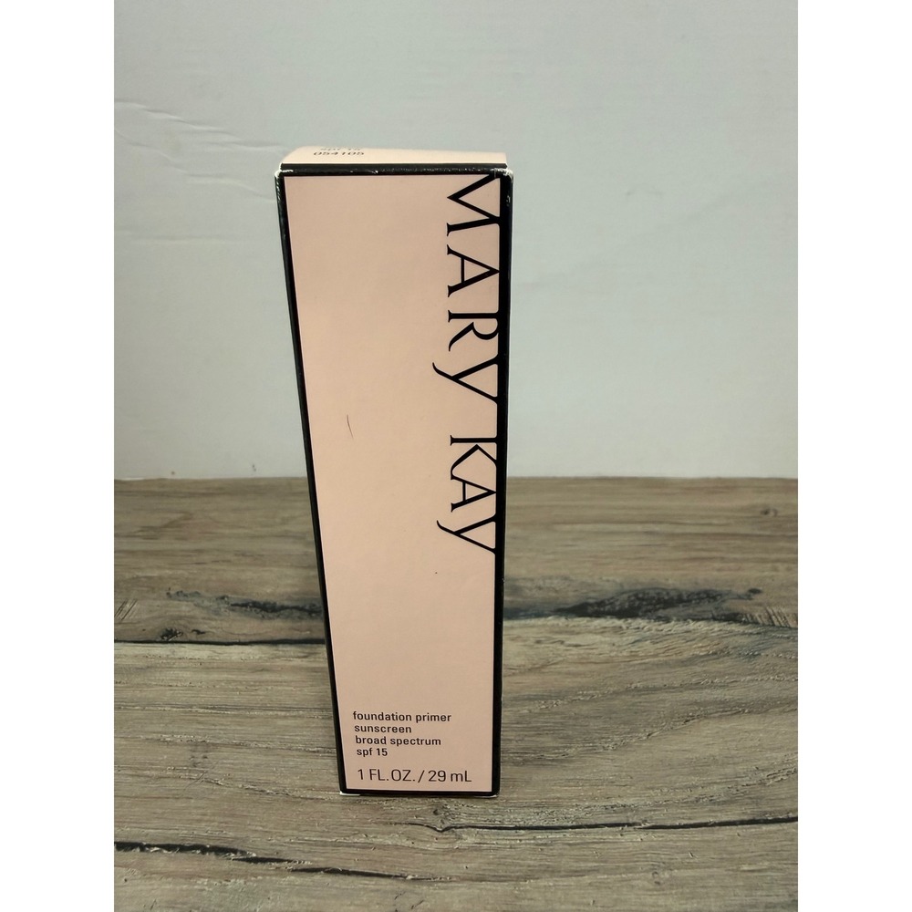 Mary Kay Foundation Primer Sunscreen Broad Spectrum SPF 15 054105